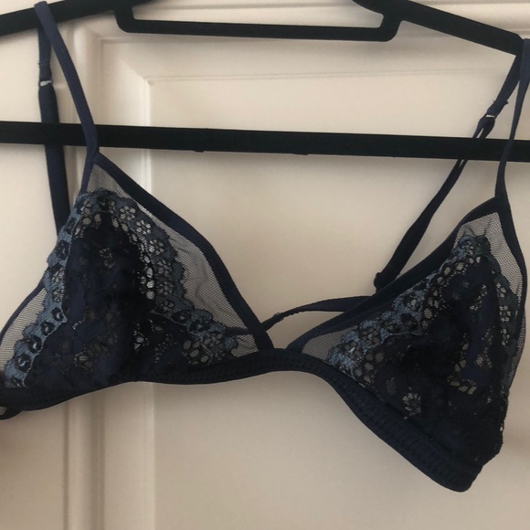 Navy Victoria’s Secret bralette - Picture 5 of 5